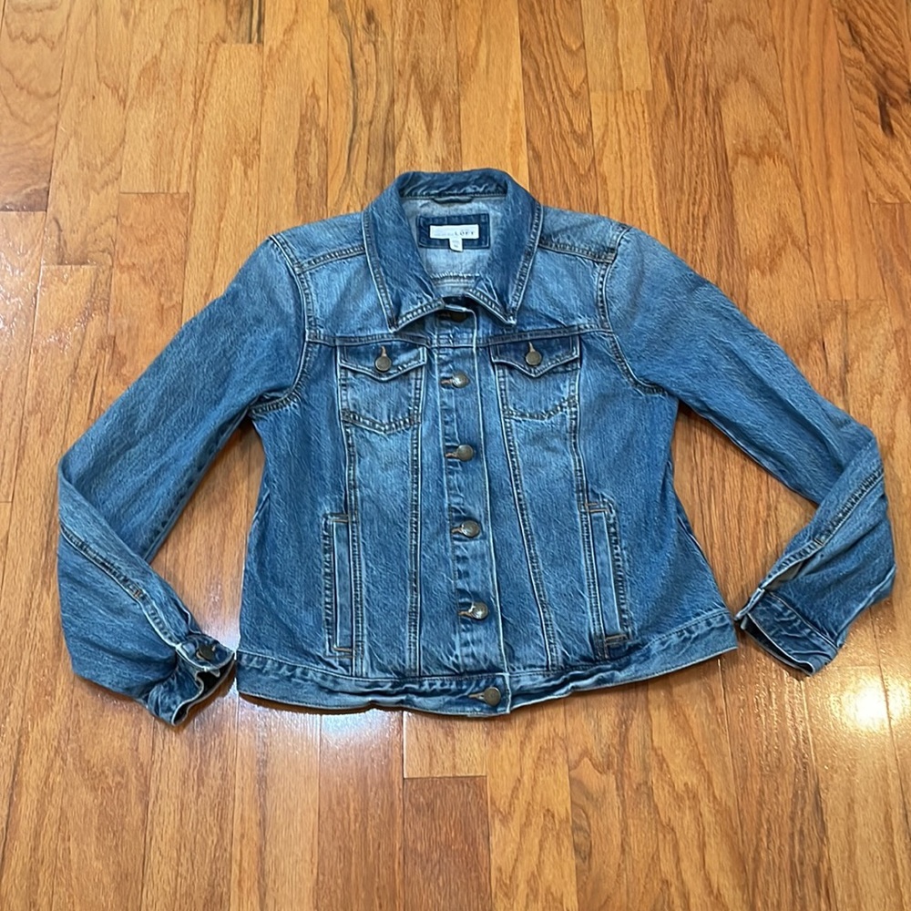Ann Taylor Loft Size Medium Jean Jacket Women’s Medium Wash 100% Cotton Blue